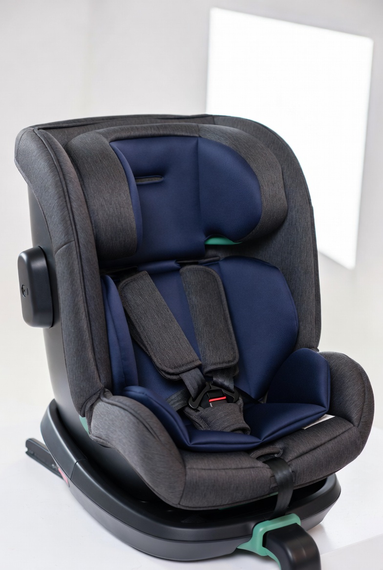 un siège auto pour enfant