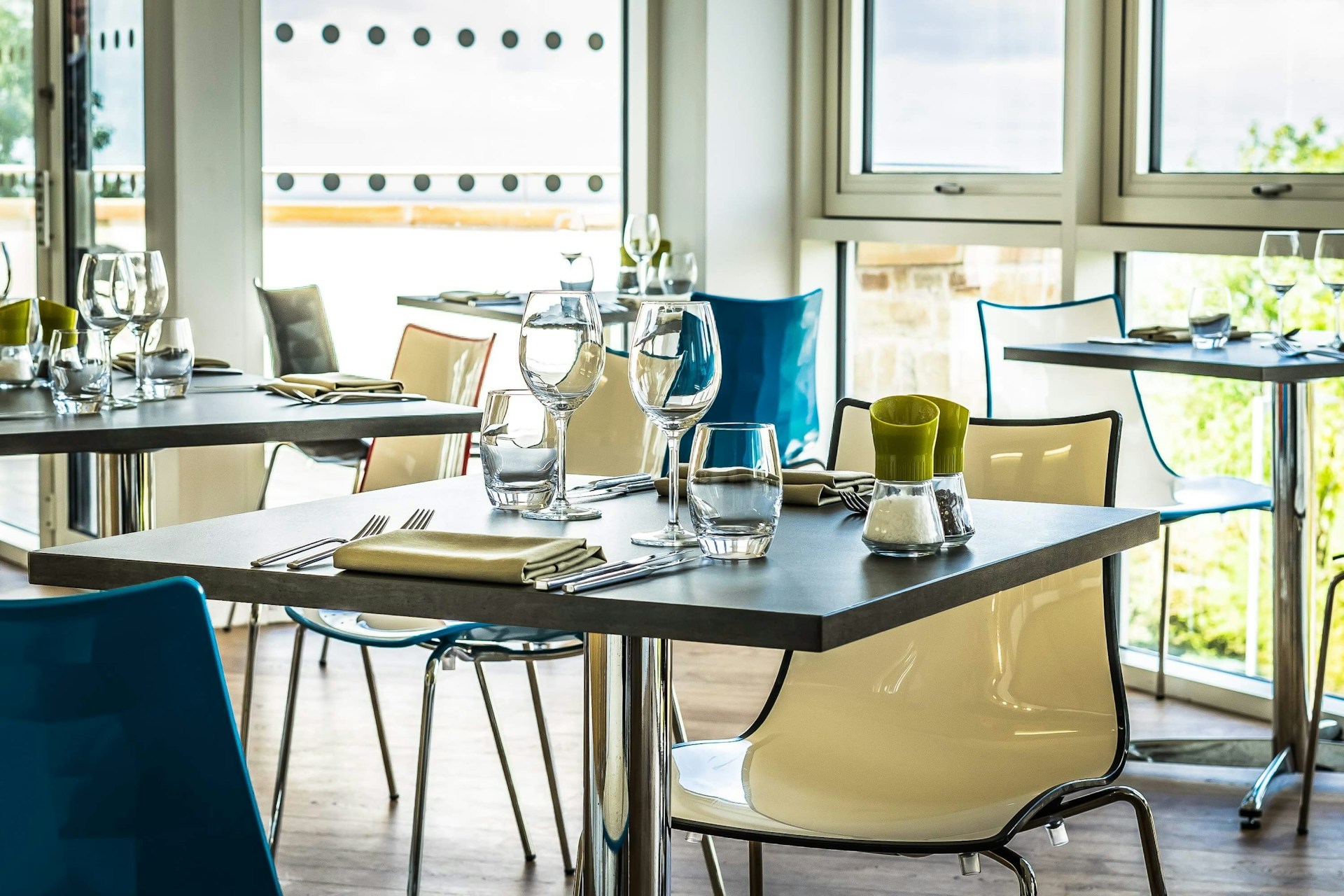 Envie de vous offrir une grande table parisienne ? Rendez-vous sur Voyage Privé