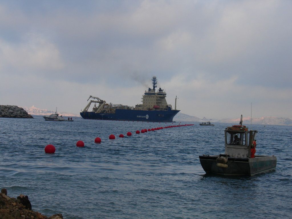 L’histoire des câbles sous-marins de télécommunication résumée en 3 grandes dates